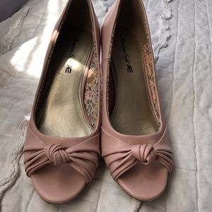 American eagle pink heels/ pumps size 7